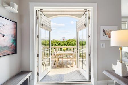 104 N Barrett Square