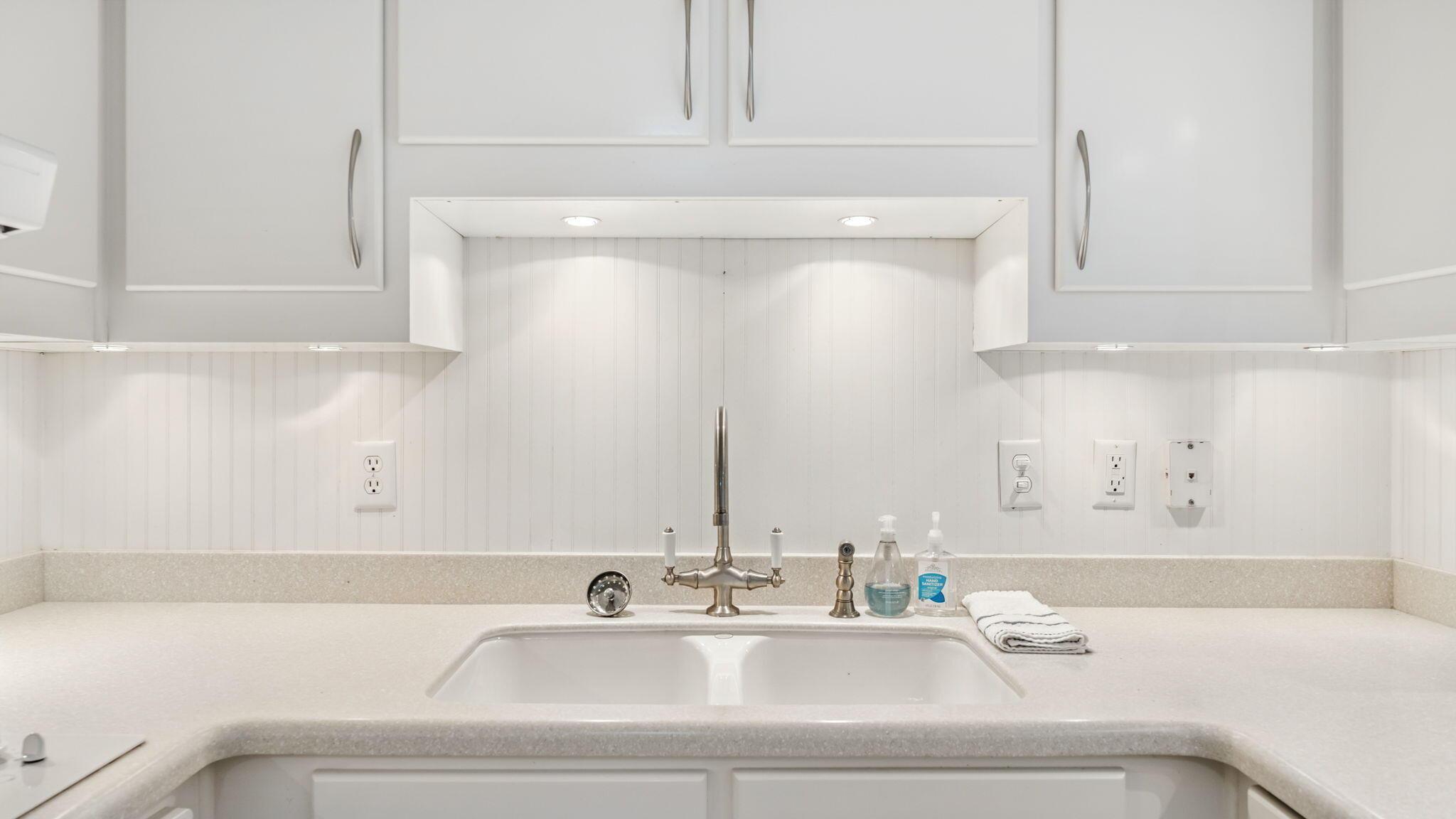 Image 2: 2-web-or-mls-DSC09050