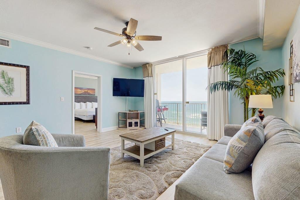 Image 3: Living Room
