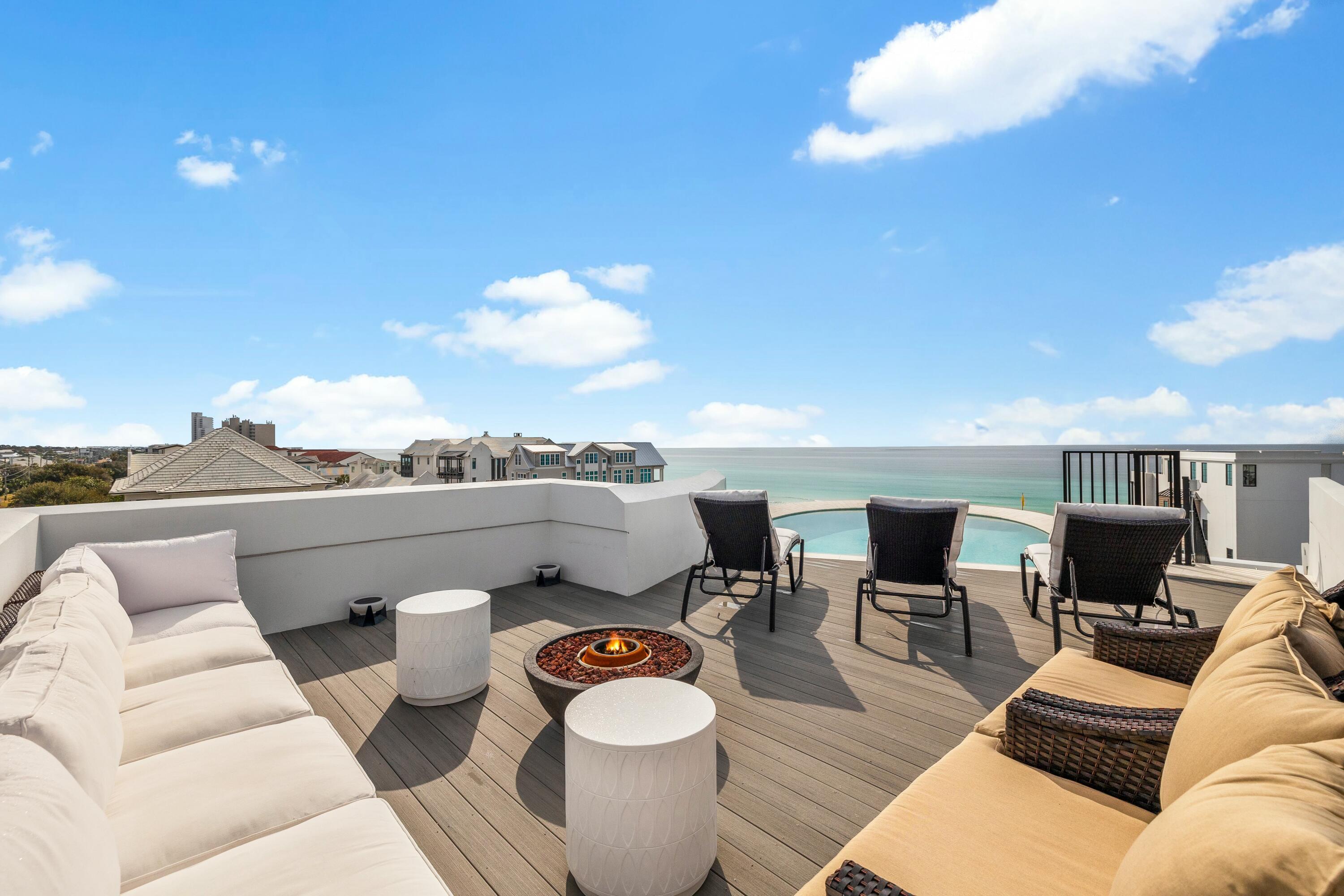 Image 2: Ample rooftop entertaining space