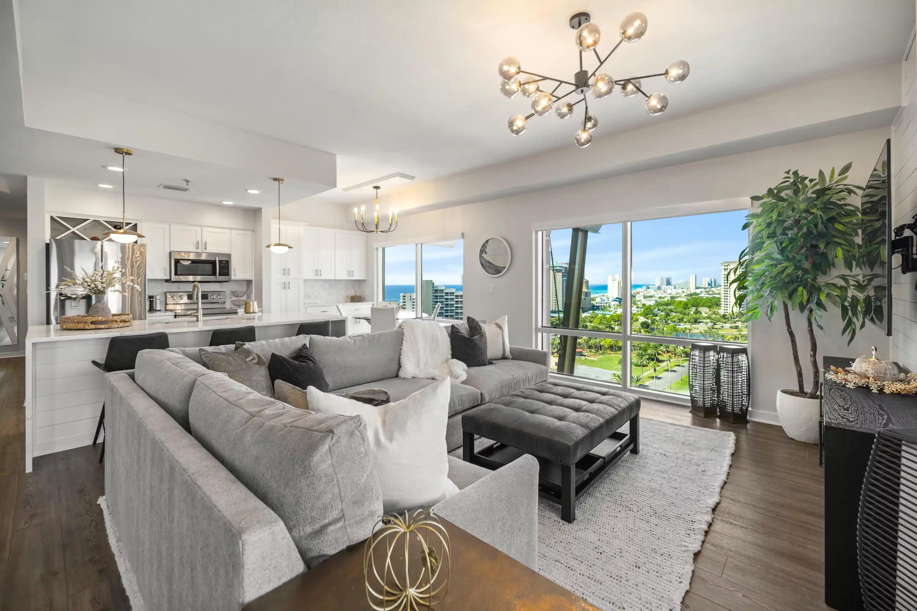 Image 1: LUAU PENTHOUSE
