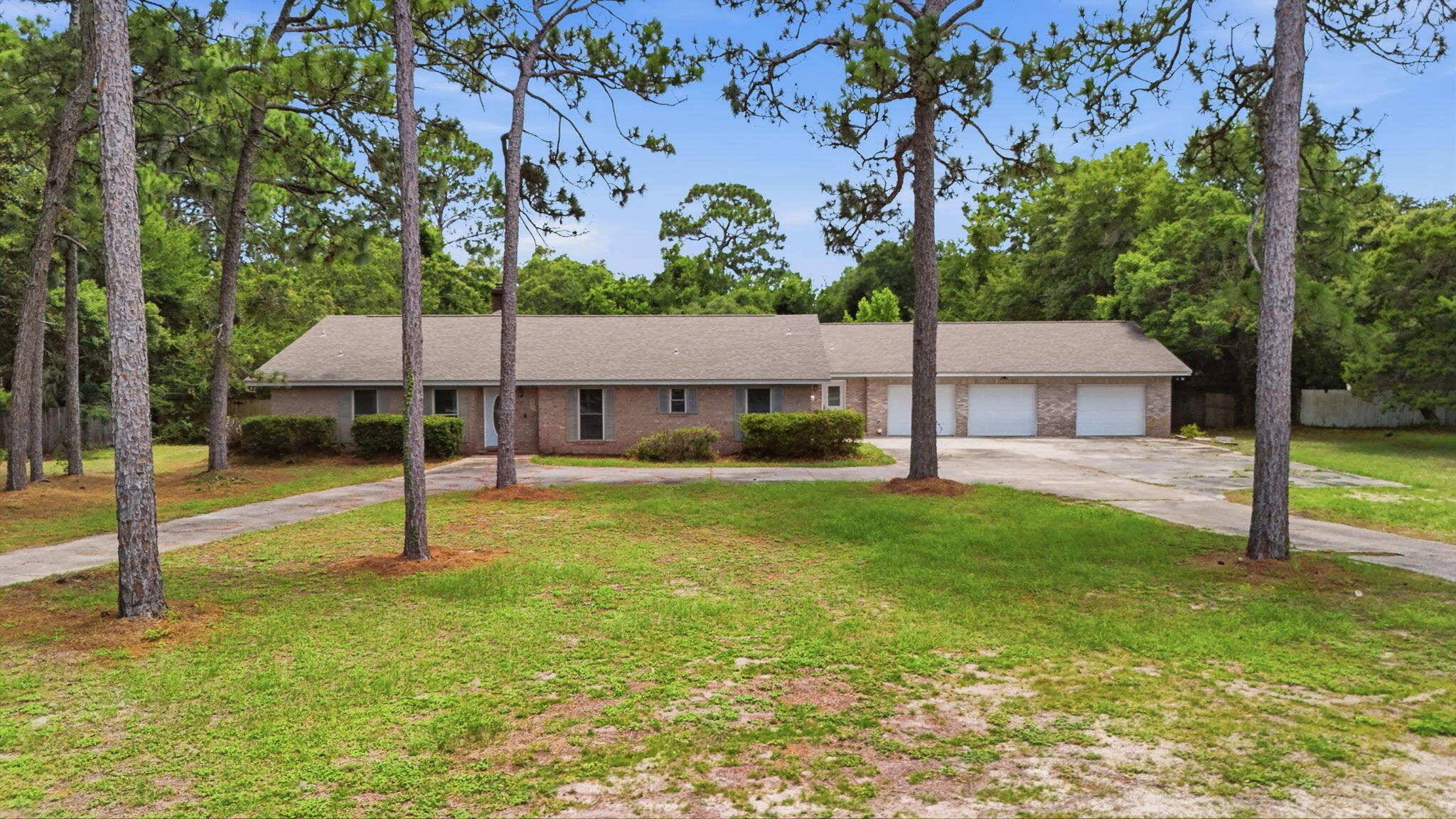 Image 3: Front yard