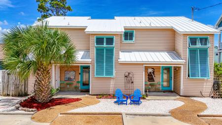 3923 Holiday Drive
