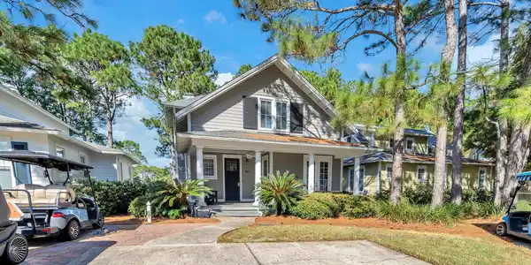 1358 W Ravens Run