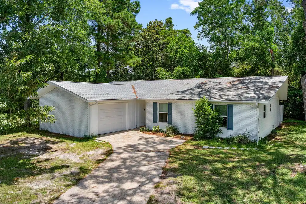Image 1: Front of Home