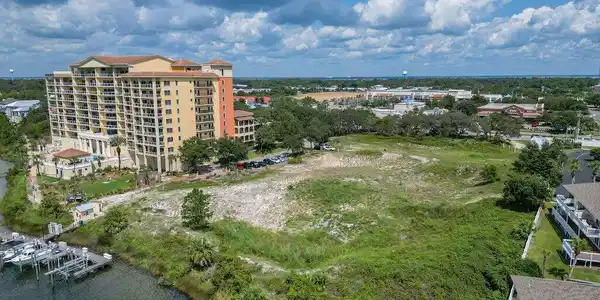 Image 3: 796 HarborDrone0240914_060