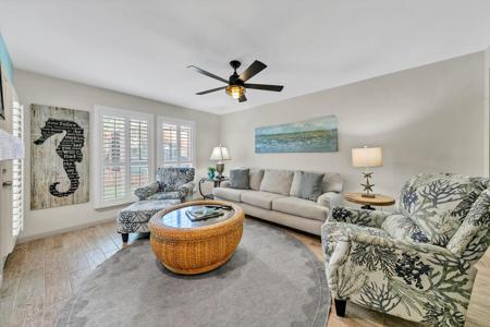 17 Forest Hills Lane