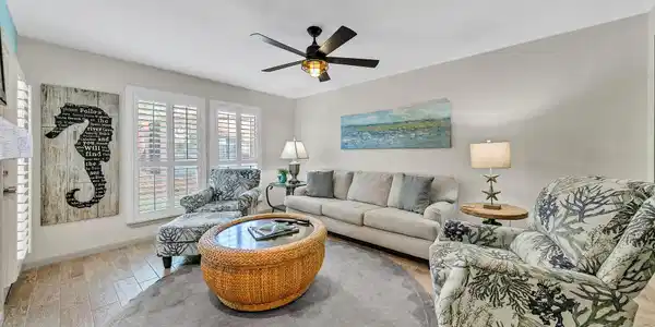 17 Forest Hills Lane