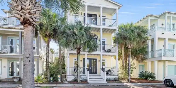 24 Blue Dolphin Loop