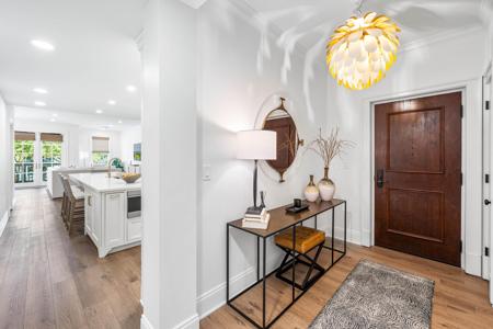 104 N Barrett Square
