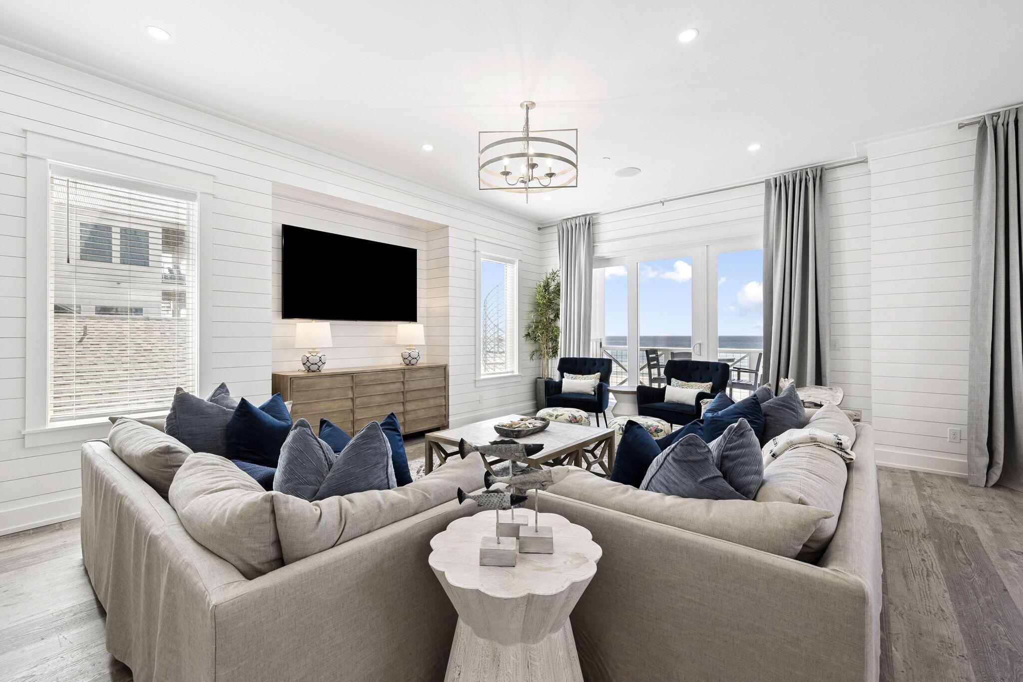 Image 3: Array_16525FrontBeachRd-46