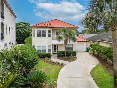 2388 Palm Harbor Drive