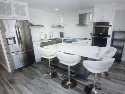 8743 Thomas Dr.