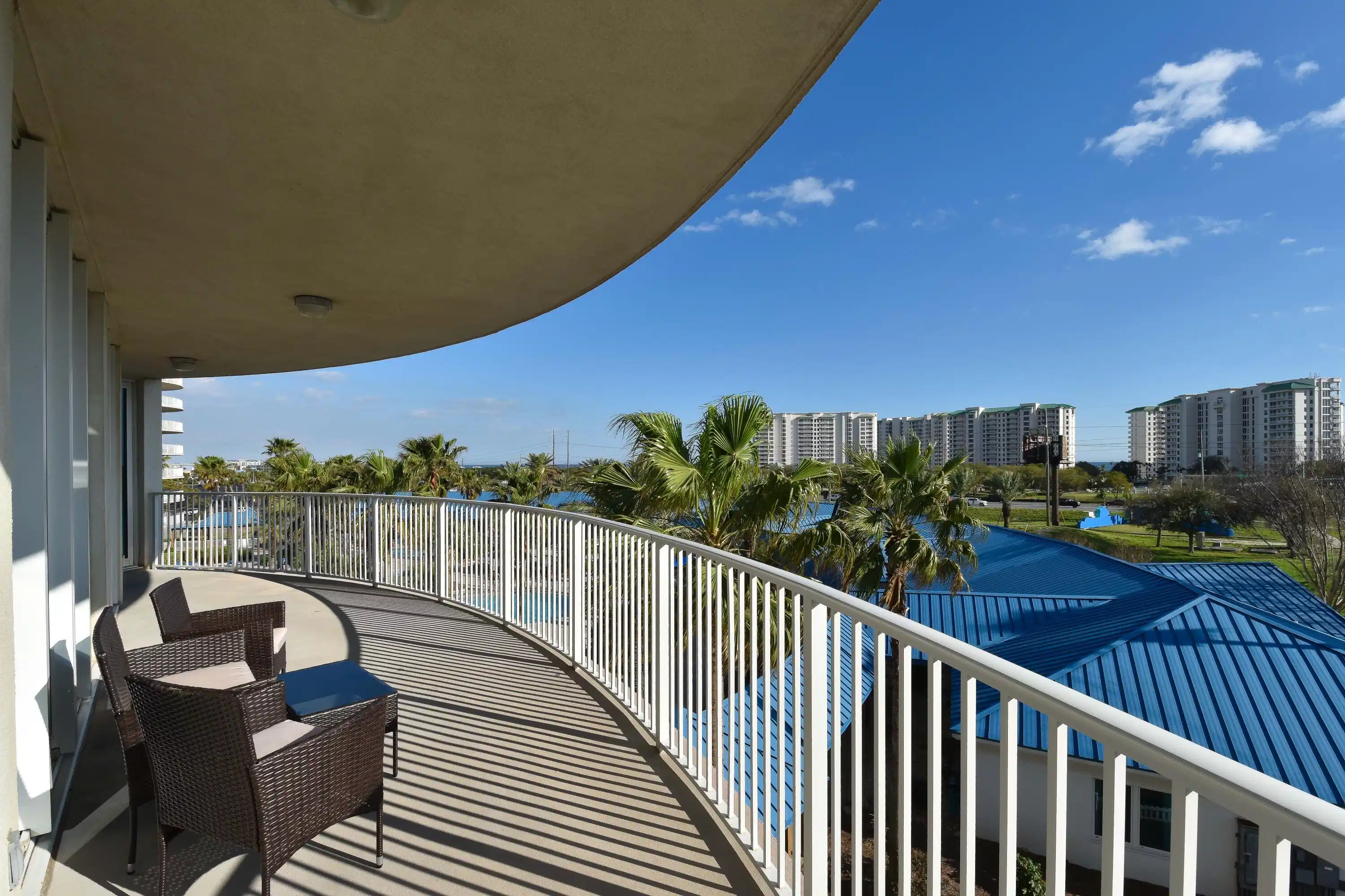 Image 1: 5 Palms 2417 - Balcony