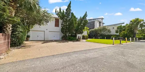 Image 3: 03-Address Here-2