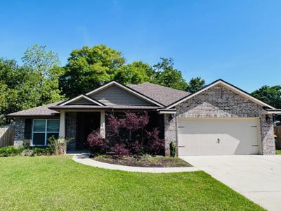 4 SE Okahatchee Circle