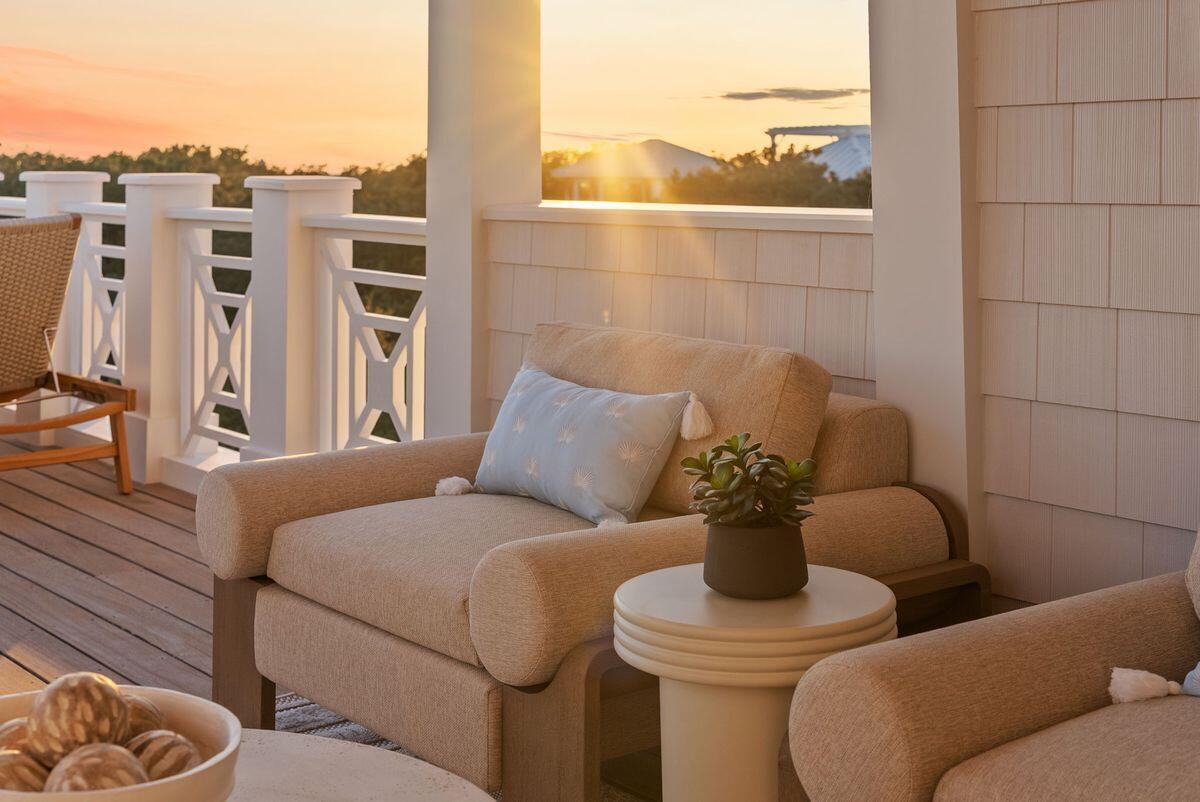 Image 3: Comfortable Seating