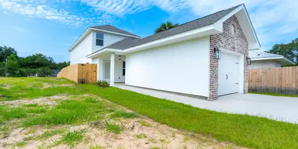 Image 3: 110_Sencond_Ave-02