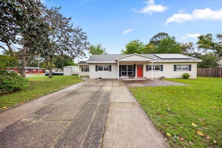 706 Mary Avenue