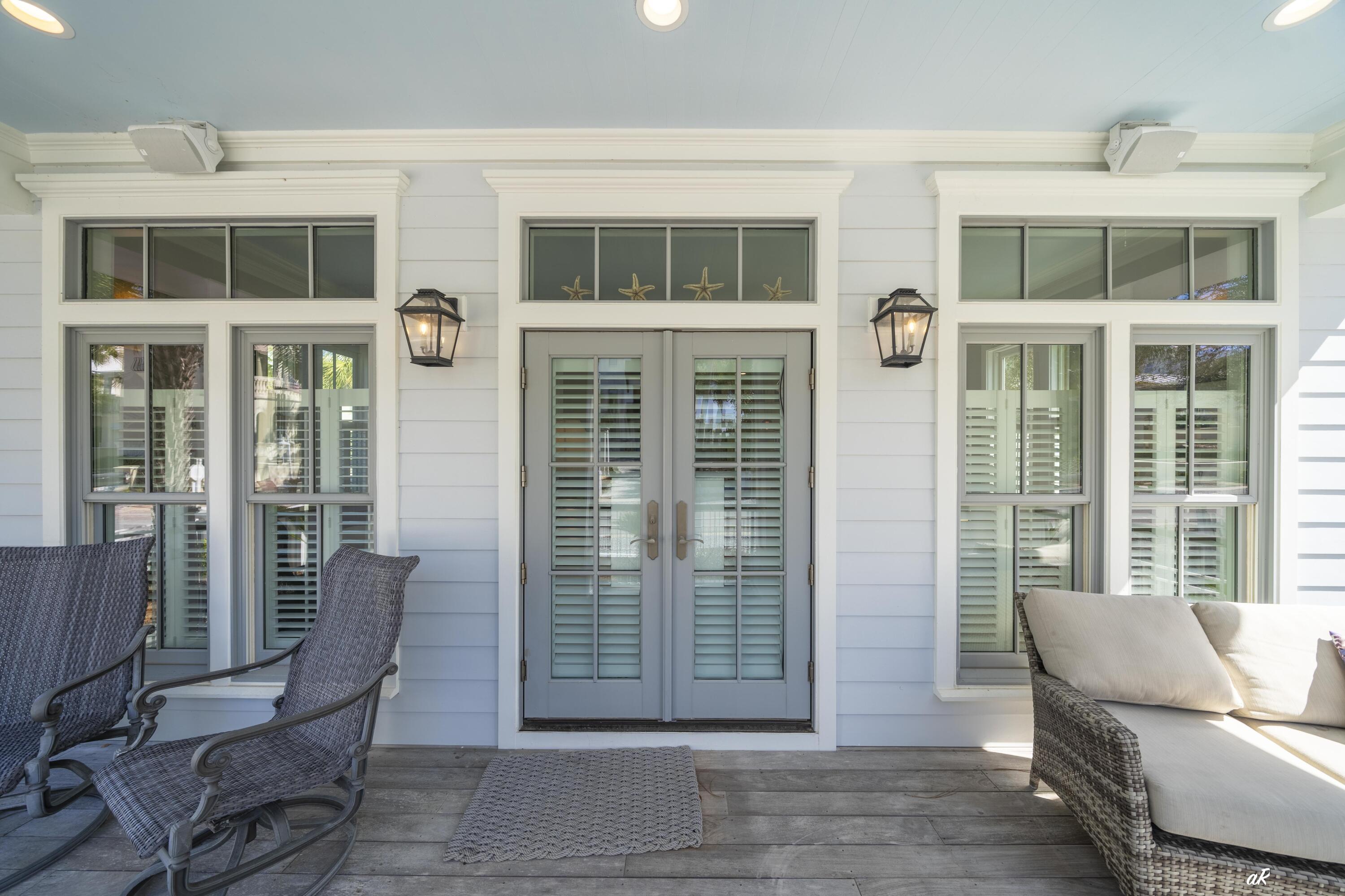 Image 4: Front Entry