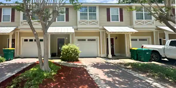 401 Twin Lakes Lane