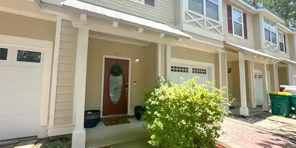 Image 3: 401 Twin Lakes Lane
