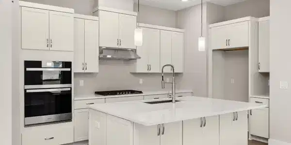Image 3: Kitchen pic 3