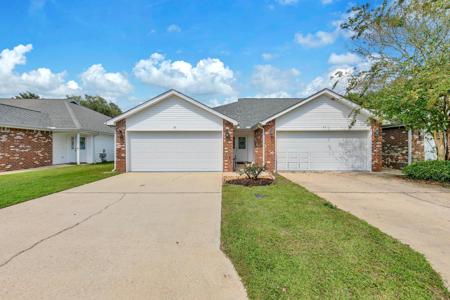 27 E Lane Drive