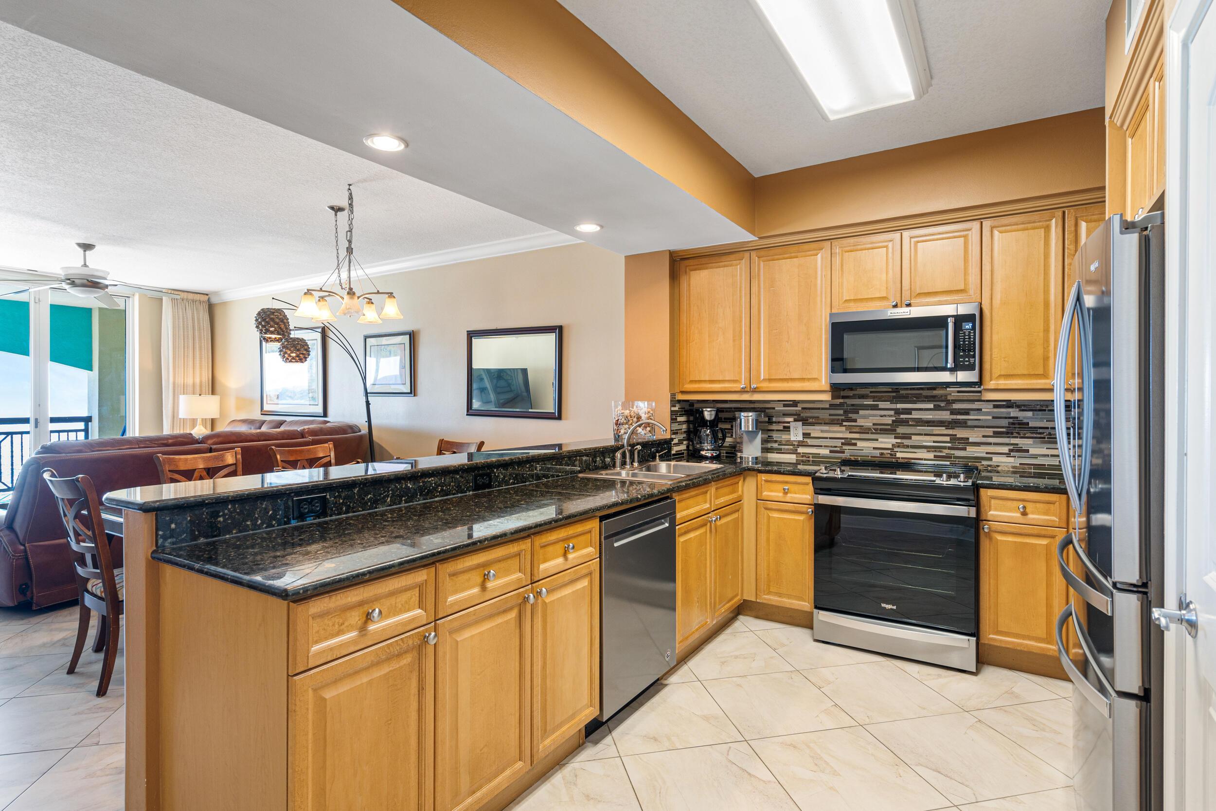 Image 3: azure610_20