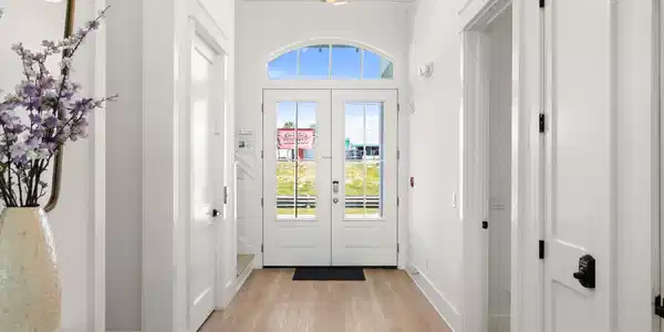 Image 4: Entry Door