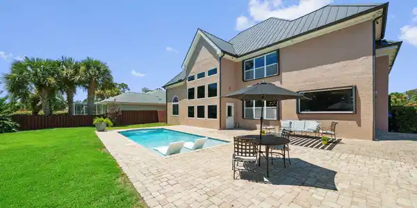 Image 3: Exterior Back