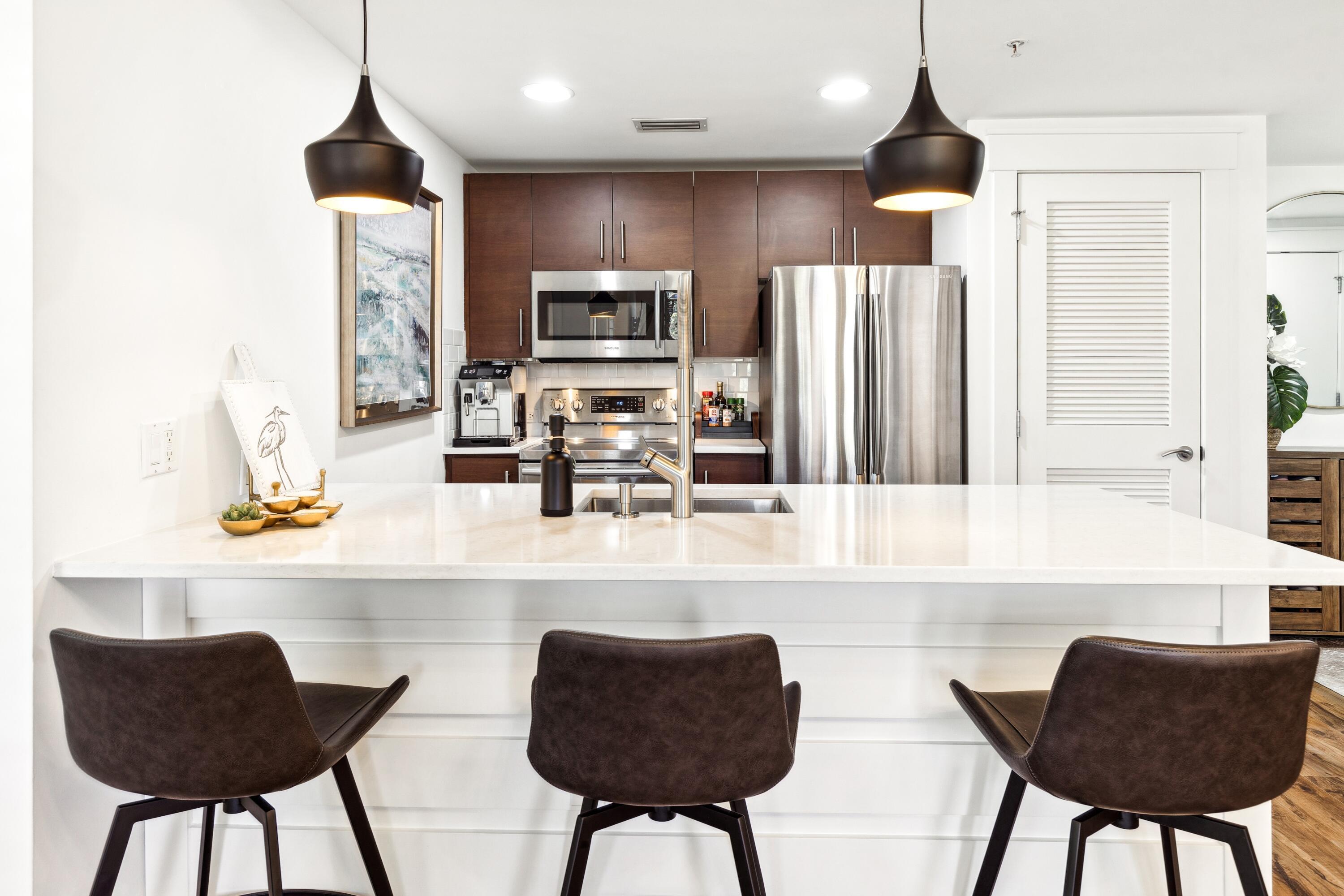Image 4: kitchen