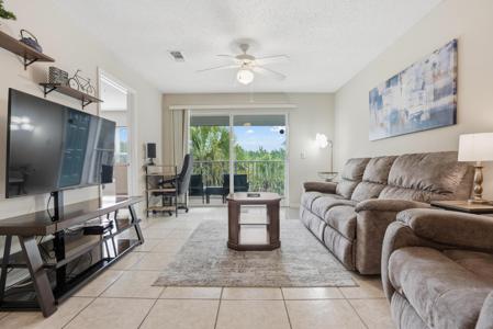 4270 Calinda Lane