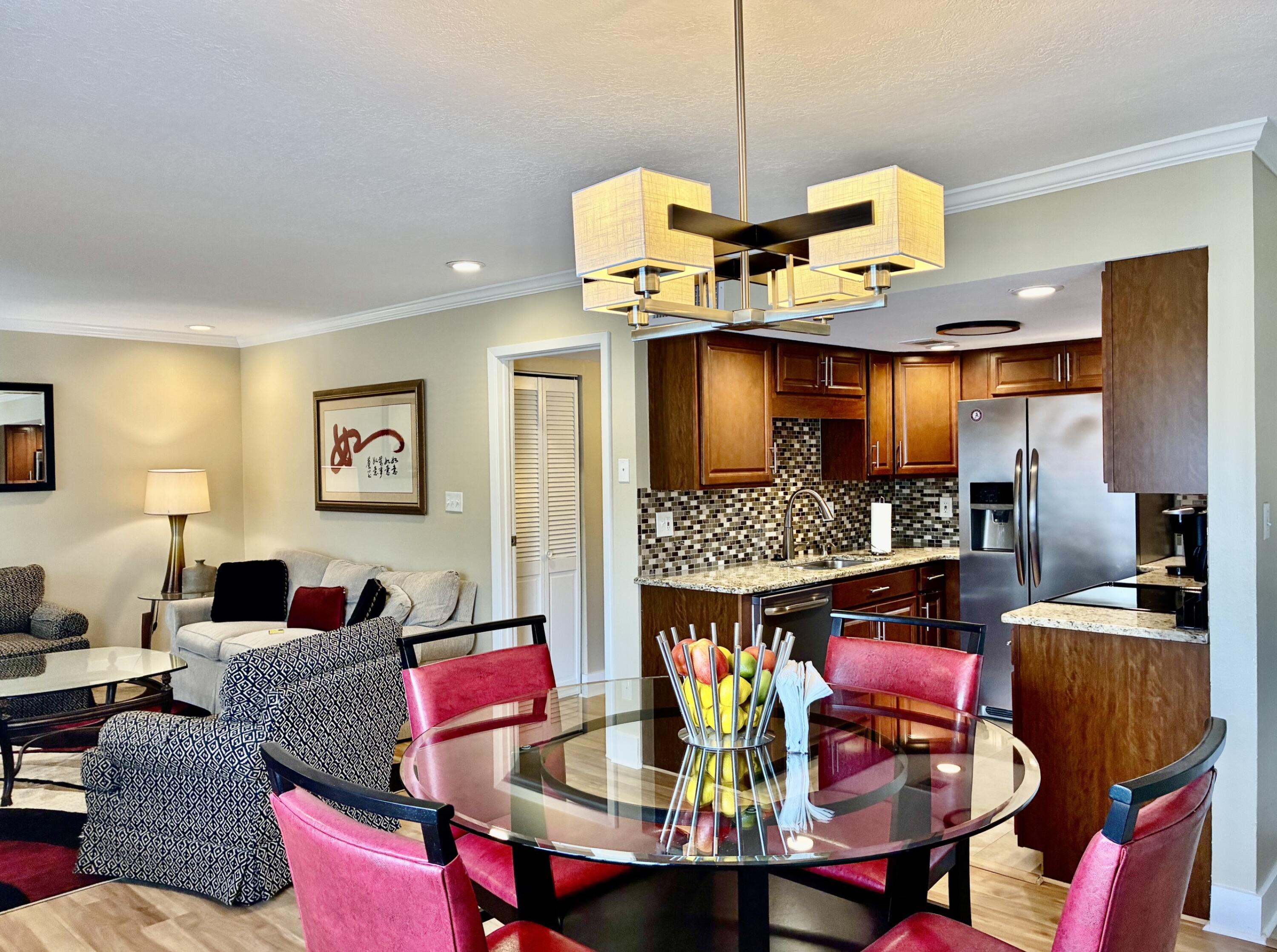 Image 3: Come into the Living Room