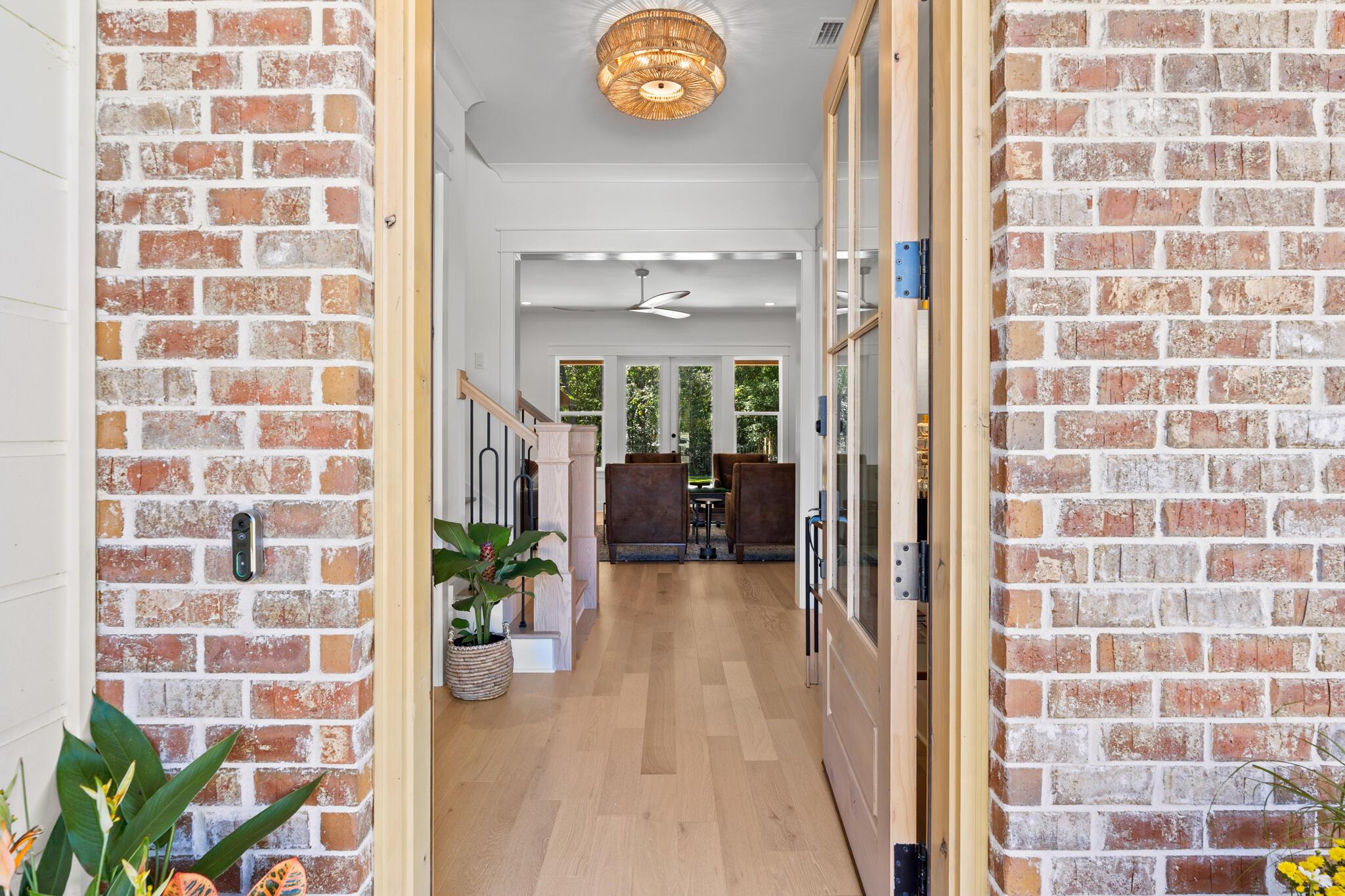 Image 2: 004 46 Shimmer Circle Entry (1)