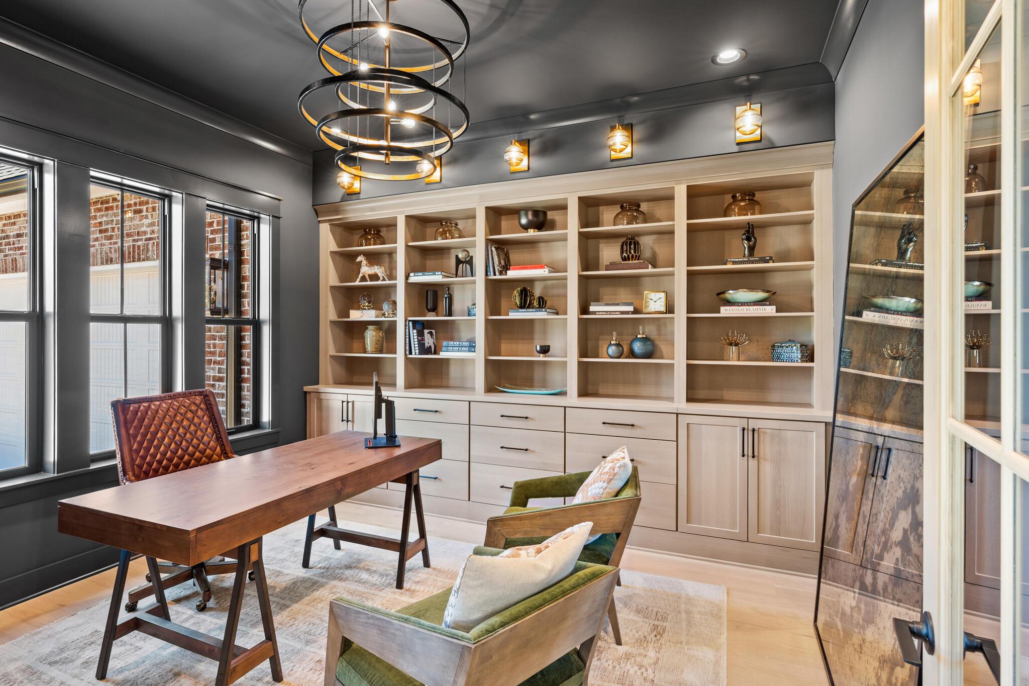 Image 3: 005.5 46 Shimmer Circle Office (1)