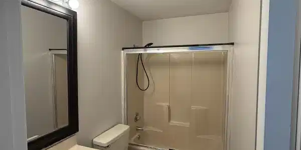 Image 3: Bath 1.