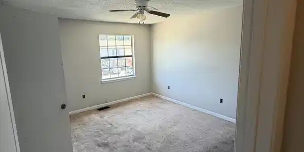 Image 4: Bedroom Master 1