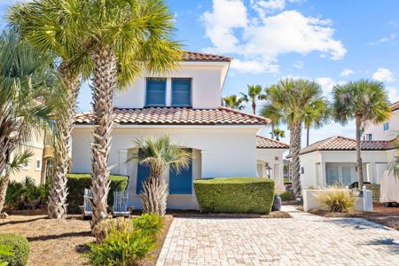 128 La Valencia Circle