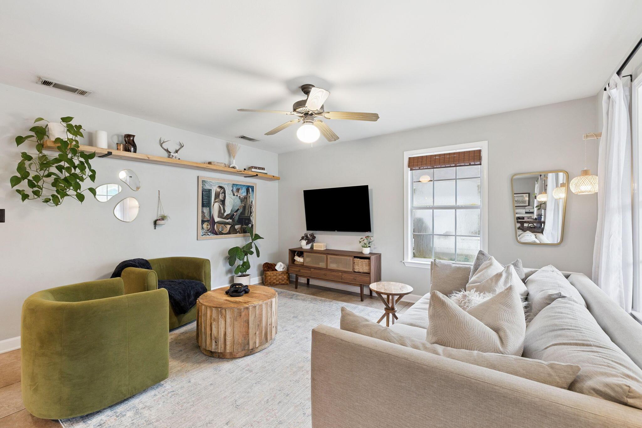 Image 4: Array_119Central7thSt-47