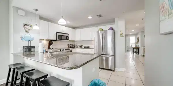 Image 4: Kitchen-1