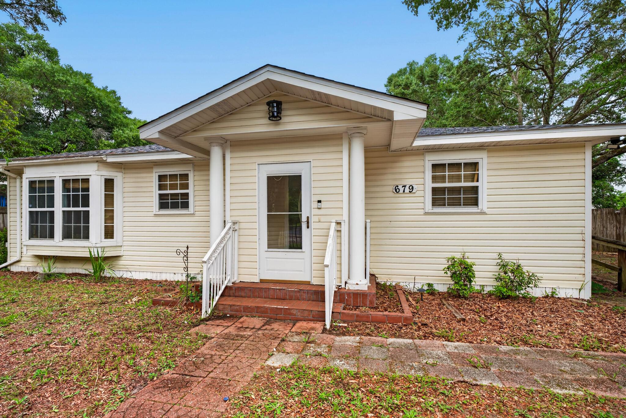 Image 2: 679_Anderson_Dr-4