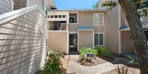 Image 3: Exterior