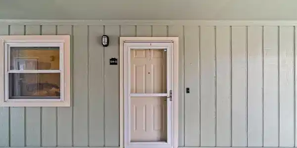 Image 4: Entrance