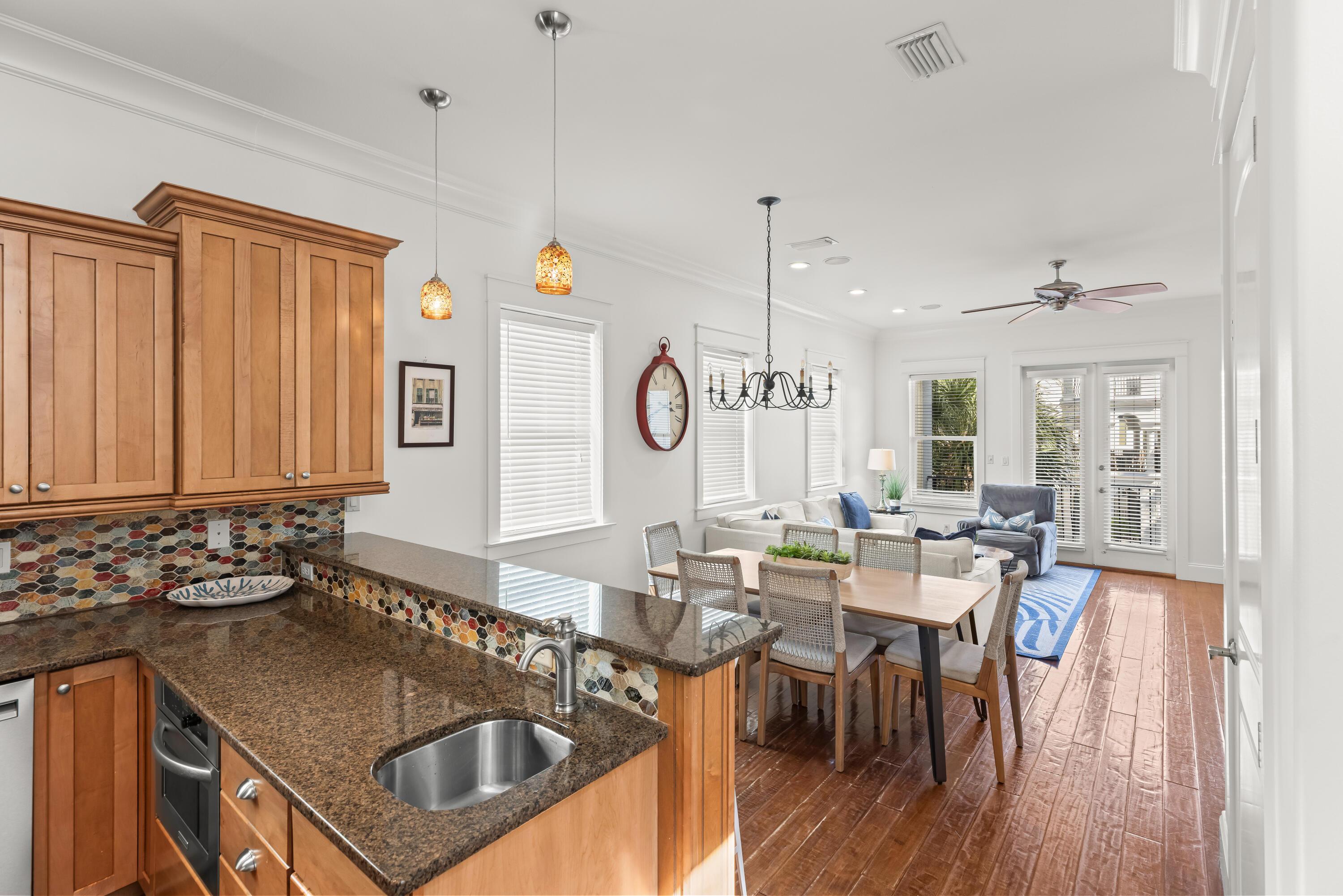 Image 4: 4836OceanBlvd-0006