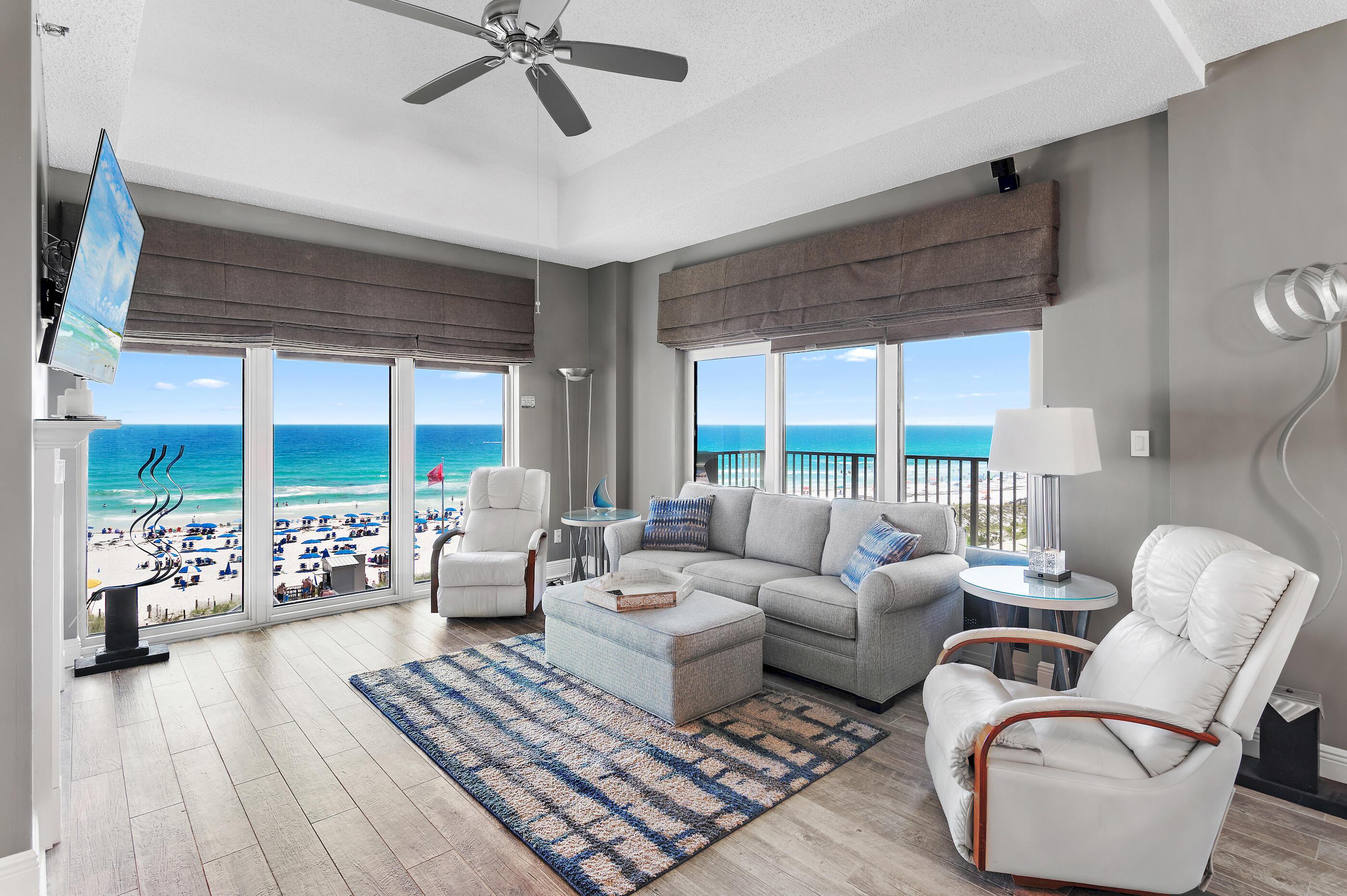 Image 2: Beautiful living room views