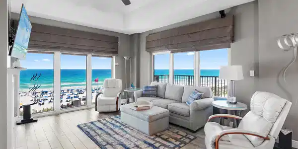 Image 2: Beautiful living room views