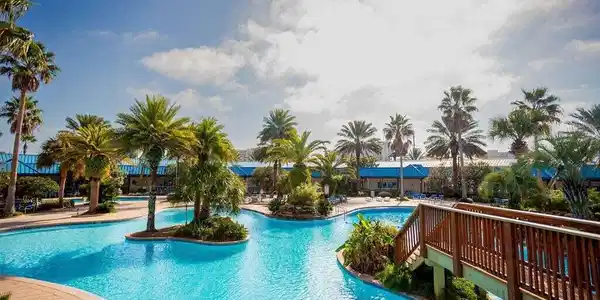 Image 3: Lagoon pool 2