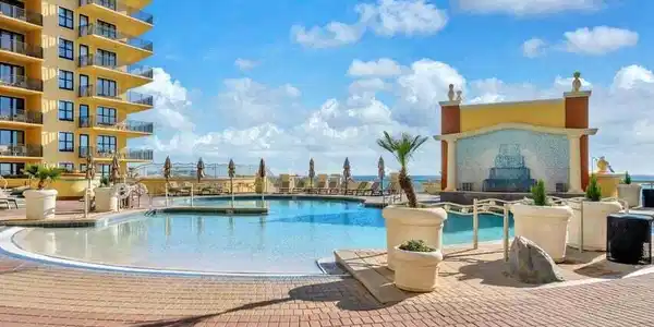 Image 2: Pool