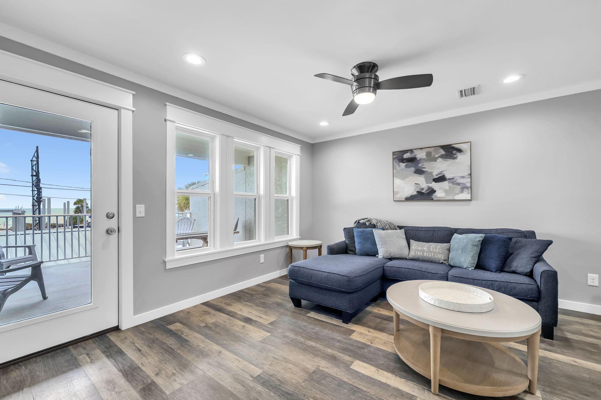 Image 4: Living Area View 3